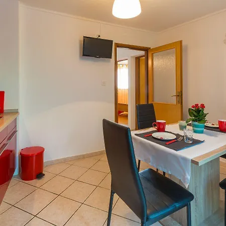 Mediterranes Mit Drei Terrassen, Grill, Wifi - Nur 500 Meter Zum 茨里克韦尼察