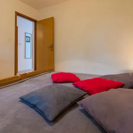 Mediterranes Mit Drei Terrassen, Grill, Wifi - Nur 500 Meter Zum Apartment Crikvenica