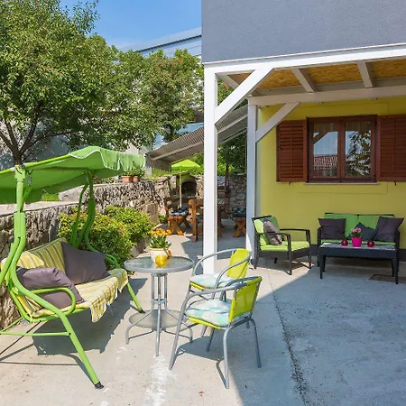 Apartment Mediterranes Mit Drei Terrassen, Grill, Wifi - Nur 500 Meter Zum Crikvenica